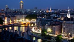 Lione- Parigi–Disneyland e Lourdes    